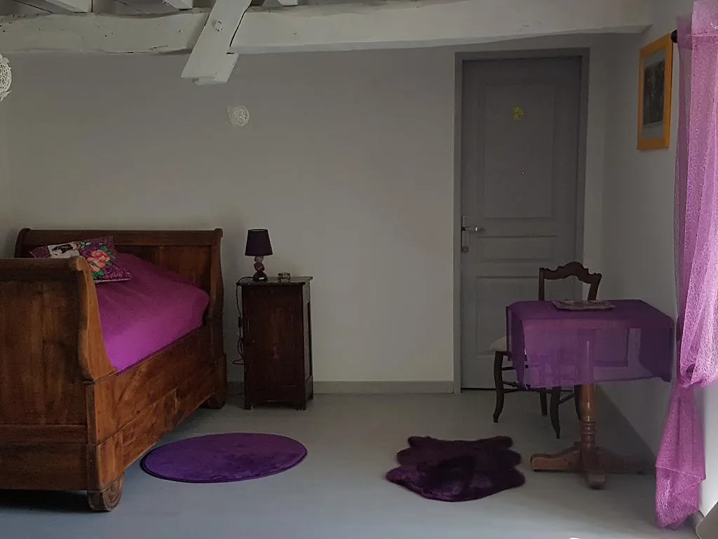 *** Couette-café Chambres d'hôtes Au Pére Louis Labastide-du-Vert France